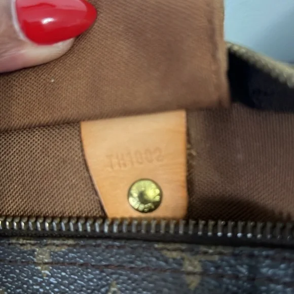 Louis Vuitton Speedy 30 Bag - Picture 9 of 11